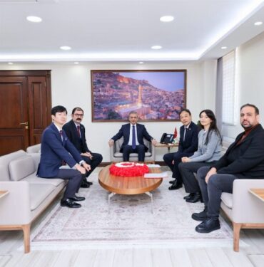 Japonya Büyükelçisi Katsumata Takahiko, Mardin Valisini ziyaret etti