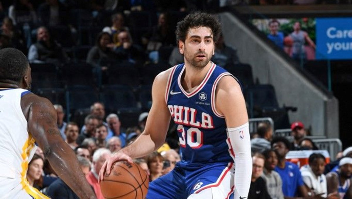 NBA'de 76ers, Furkan Korkmaz'ın 19 sayı attığı maçta Warriors'a kaybetti