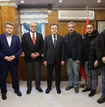 Bakan Yumaklı’ya yerel gazetelerin ilan sıkıntısı anlatıldı