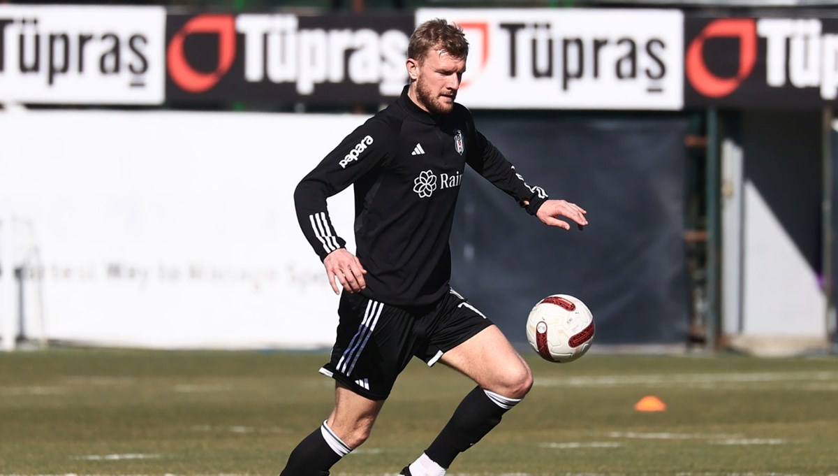 Beşiktaş'ta yeni transfer Joe Worrall ilk antrenmanına çıktı