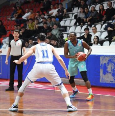 Çayırova Belediyesi, Kağıtspor’u mağlup etti