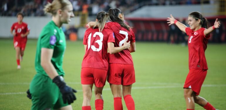 A Milli Kadın Futbol Takımı'nın İsviçre ve Macaristan maçları aday kadrosu açıklandı