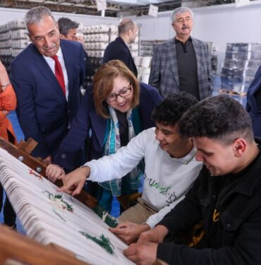 Başkan Şahin’den, üreten gençlere destek sözü