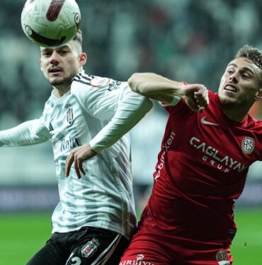 Beşiktaş, evinde Antalyaspor'a kaybetti