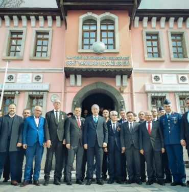 Büyükkılıç, Çanakkale Zaferi ve Şehitleri Anma Günü törenine katıldı
