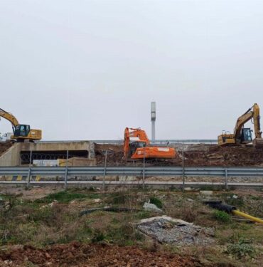 D-100 üzerindeki üstgeçitte imalatlar yapılıyor