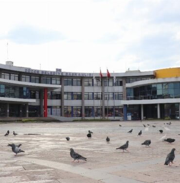 Düzce'de seçim afişlerine düzenleme
