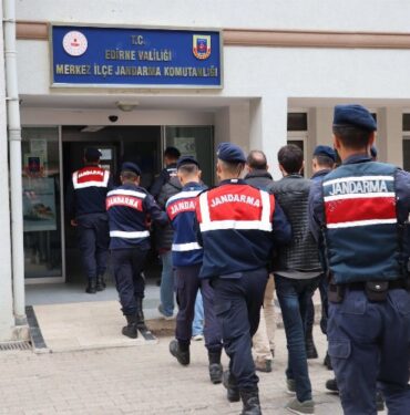 Edirne'de 5 terörist yakalandı