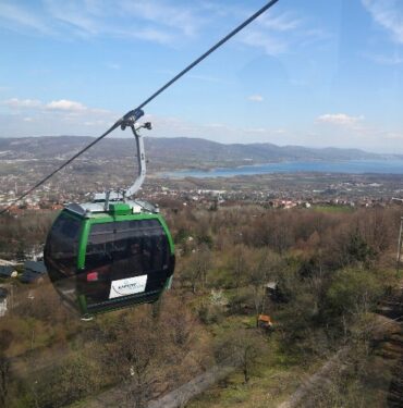 Kartepe'de teleferiğin ilk yolcusu 1 yaşındaki Mila bebek