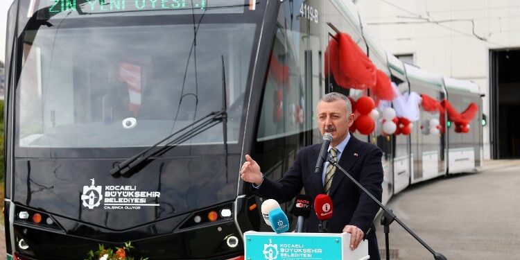 Kocaeli'de tramvay kapasitesi iki katına çıkacak