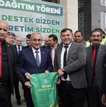 Kütahyalı çiftçilere 30 ton tohum desteği