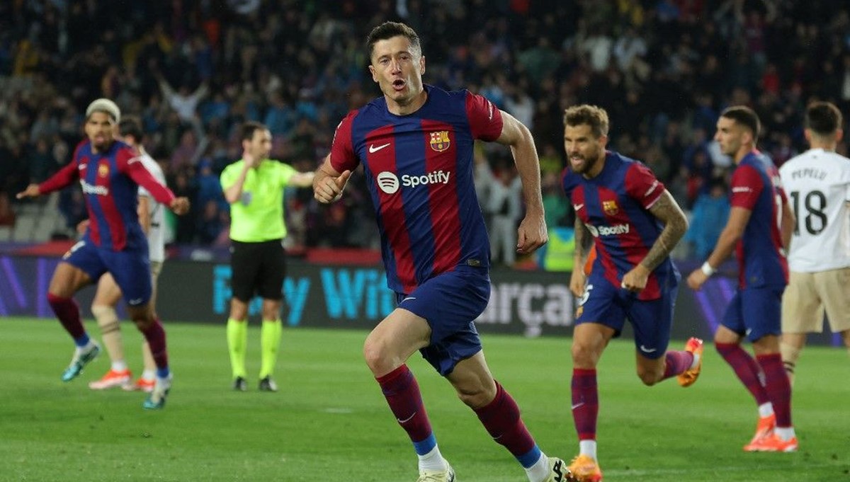 Barcelona, Valencia'yı 4-2 yendi: Lewandowski'den hat-trick