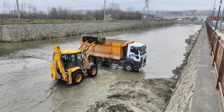 Kocaeli’de son 3 ayda 108 bin 650 metre dere temizliği 