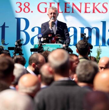 Kocaeli’nin renkleri bayramlaşmada buluştu