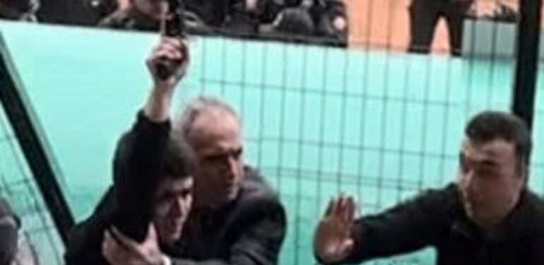 Bingöl'de amatör lig maçında olay: Havaya ateş açan polis hakkında adli ve idari işlem