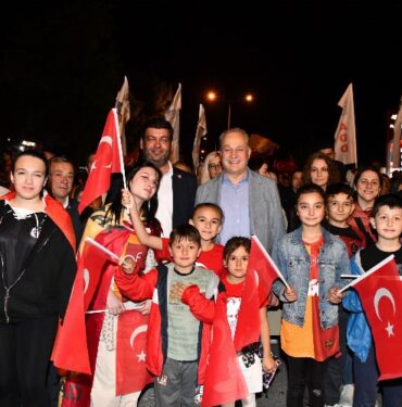 Bursa Mustafakemalpaşa aydınlandı