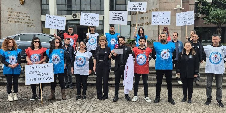 Eğitim Gücü-Sen Bursa da şiddete 'dur' dedi
