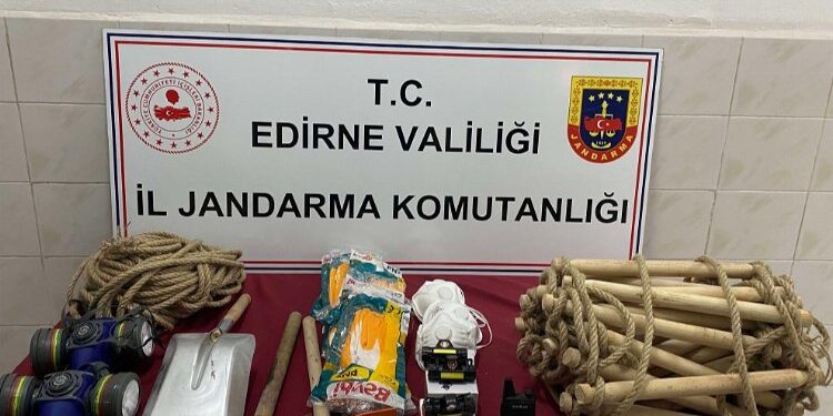 Enez'de kaçak kazıya 6 gözaltı!