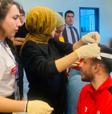 Iğdır'da taraftarlar Kastamonuspor otobüsünü taşladı