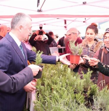 Kocaeli'nin “Çiftçi Şenliği”, Gebze’de kortejle başladı