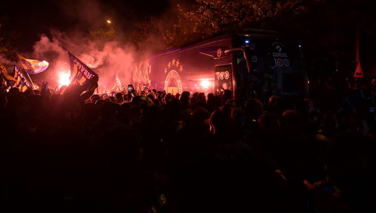 Samandıra’da Fenerbahçe kafilesine coşkulu karşılama