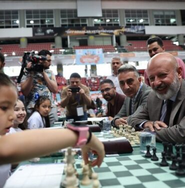 Satrancın minik ustaları Kayseri Kocasinan'da kapışıyor