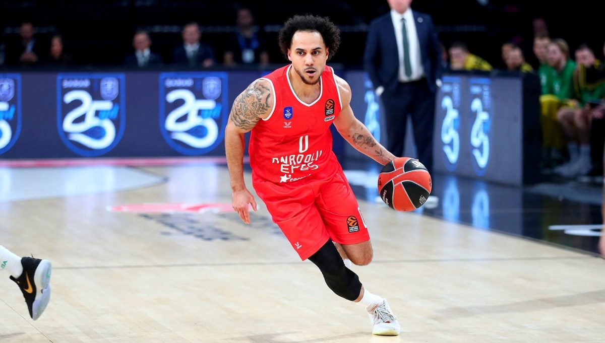 Shane Larkin 4 sezon daha Anadolu Efes'te