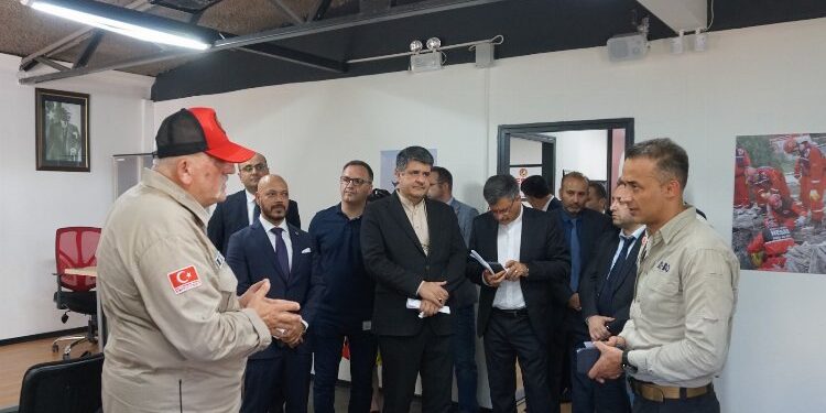 Arama kurtarmaya El Salvador damgası