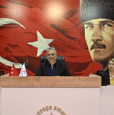 Başkan Uysal: "Dünya standartlarında hizmet binası kazandıracağız"