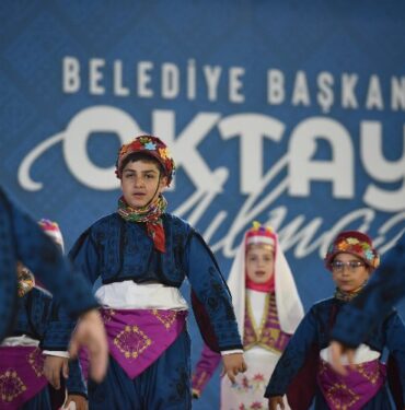 Bursa Yıldırım'da 'Erguvan' coşku