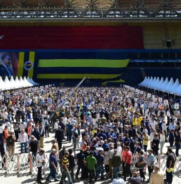 Fenerbahçe’de başkanlık seçimi için geri sayım: Aziz Yıldırım ve Ali Koç'un netleşen listelerinde kimler var?