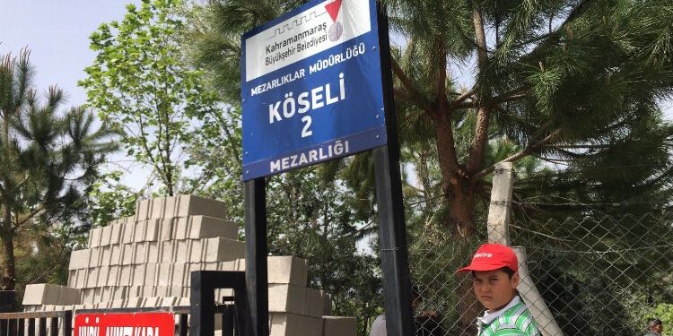Gözünüzü toprak doyursun! Toprak hırsıyla mezarlığı tahrip ettiler