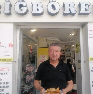 Tarihçi Rıdvan Şükür'den Eskişehir’de çiğbörek mesaisi
