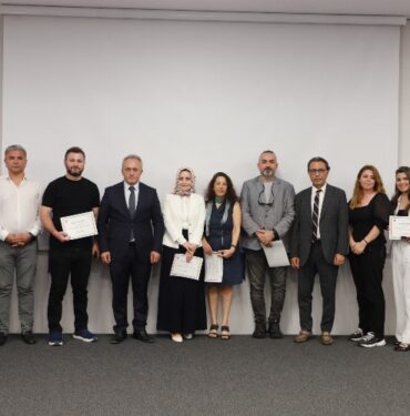 TÜBİTAK projelerinde Bursa'dan Türkiye derecesi elde edenlere teşekkür