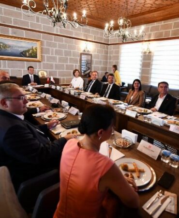 Başkan Ünlüce TBB Encümen Toplantısına katıldı