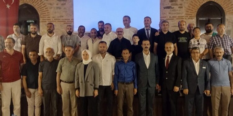 Bursa AKYAD’dan vefa gecesi