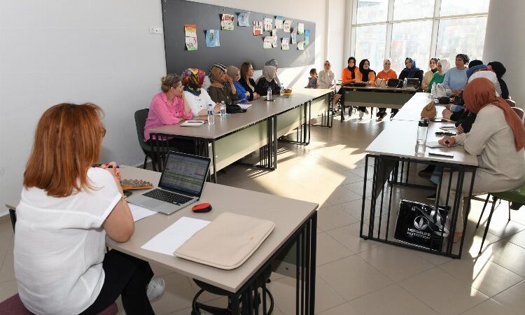 Bursa Osmangazi’de kadınlara özel diksiyon atölyesi