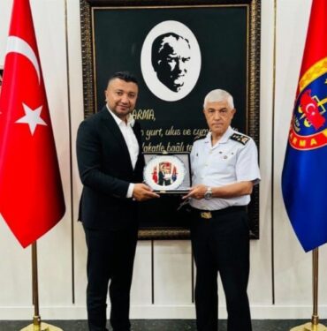 İş insanı Serdar Özyurt'tan Jandarma Genel Komutanı Arif Çetin'e ziyaret