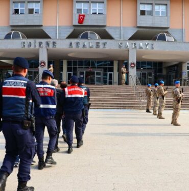 Jandarma 1 haftada 137 aranan şahsı yakaladı!