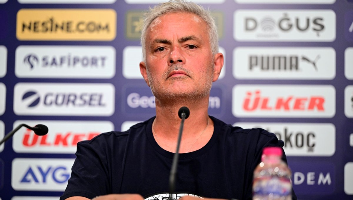 Jose Mourinho'dan transfer açıklaması: Elimdeki oyunculardan memnunum