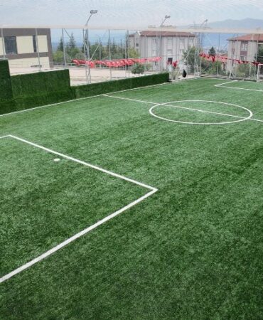 Kocaeli'de gençlere bir saha daha
