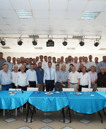 Manisa Akhisar'da Başkan Zeyrek muhtarlarla buluştu