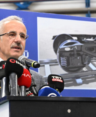 Milli elektrikli 2025’te raylarda