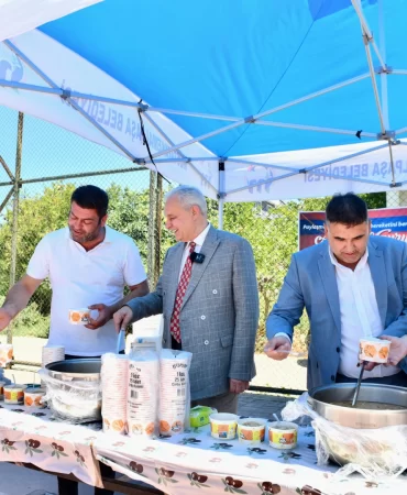 Mustafakemalpaşa'da aşure ikramı