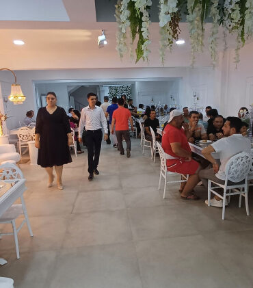 Antalya'nın Kumluca'da Lizz Cafe açıldı