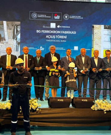 Bakan Kacır Bursa'da fabrika açılışına katıldı