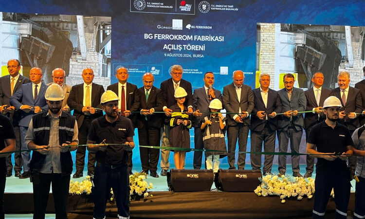 Bakan Kacır Bursa'da fabrika açılışına katıldı