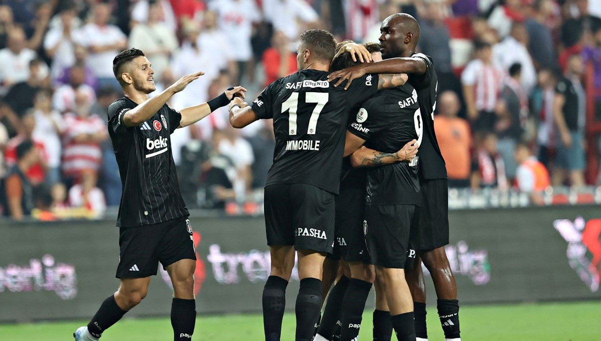 Beşiktaş, Antalyaspor'u konuk ediyor (İlk 11'ler belli oldu)