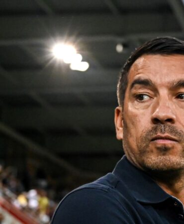 Beşiktaş Teknik Direktörü Giovanni van Bronckhorst: İki golü rakibe hediye ettik