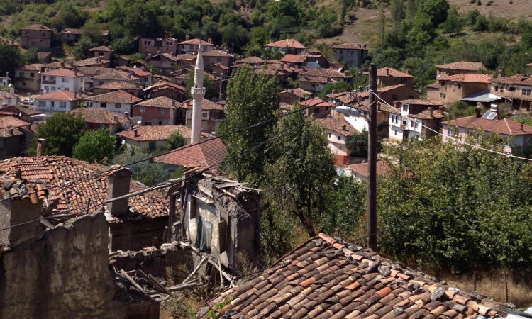Bursa’da bazı köyler huzurevinde döndü